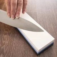 Brúsny kameň s podložkou a úchytom na nože 1000/3000