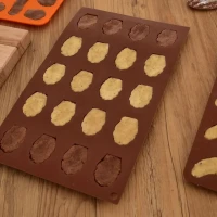 Forma na pečenie Labky 18 mix